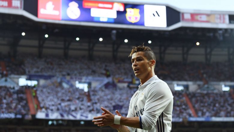 Reali me një tifoz të veçantë, edhe Ronaldo ndodhet në Bernabeu