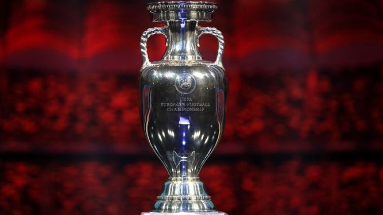 Coronavirus: UEFA mendon mbajtjen e Euro 2020 në muajin dhjetor