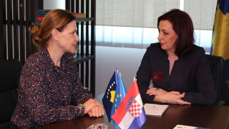 Ministrja e MAPL-së takoi ambasadoren e Kroacisë, flasin për bashkëpunim