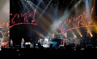 “Guns N’ Roses” refuzojnë ndërprerjen e turneut, mbajnë koncert në Meksikë