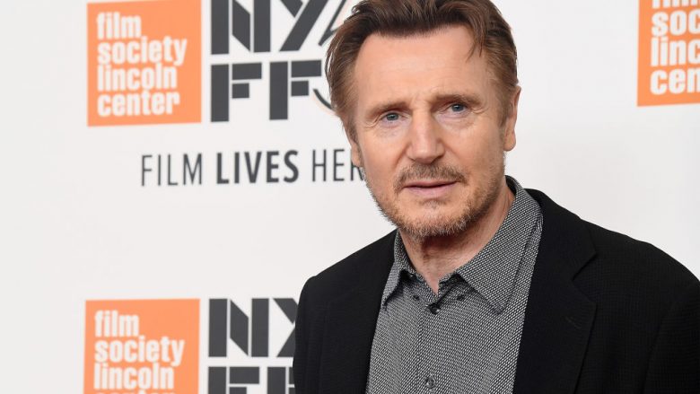 Liam Neeson përsëri në një film për shqiptarët, kësaj here në rolin e gazetarit që gjurmon vrasjen e një gruaje në Kosovë nga serbët