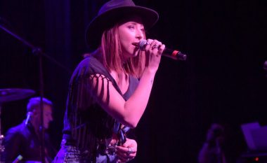 Këngëtarja amerikane, Kalie Shorr rezulton pozitive me COVID-19