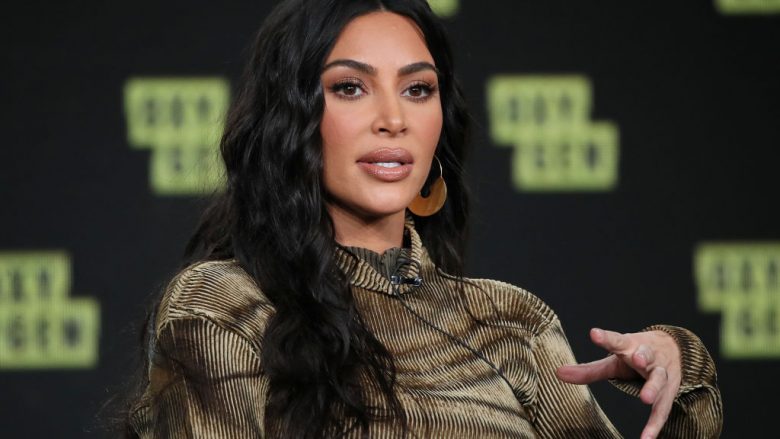 Kim Kardashian dhuron një milion dollarë për familjet e prekura nga coronavirusi