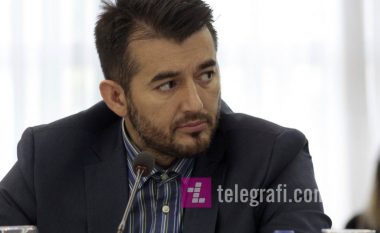 Ish-deputeti Tahiri ndanë pesë mijë euro për studentët