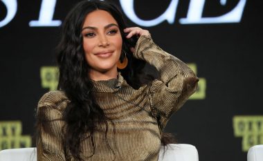 Kim Kardashian rikthehet me pozat me bikini, publikon video duke xhiruar trupin