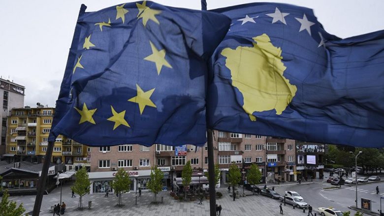 BE-ja i bën thirrje Kosovës të rishqyrtojë vendimin për reciprocitet ndaj Serbisë