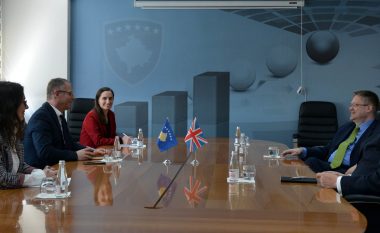 Bislimi dhe Abbott flasin për bashkëpunimin ndërmjet Kosovës dhe Britanisë së Madhe
