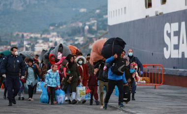 Mbi 600 azilkërkues që ndodheshin në një ishull janë strehuar në Greqi, nga frika e coronovirusit 200 të tjerë janë vendosur në karantinë