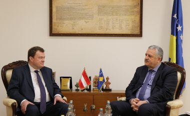 Austria do të vazhdojë mbështetjen për heqjen e vizave për qytetarët e Kosovës