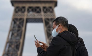 Qeveria franceze i ka “porositur 250 milionë maska” për mbrojtje nga coronavirusi