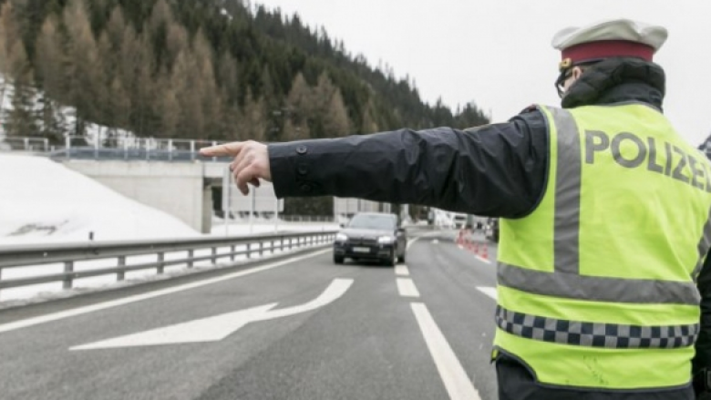 Disa qindra turistë u infektuan në fillim të marsit, Tiroli në karantinë