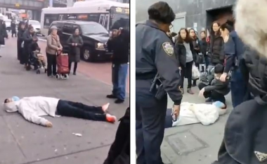 Videoja tronditëse tregon se si djali rrëzohet në rrugët e New York-ut gjatë “shpërthimit” të coronavirusit