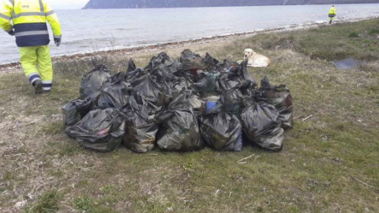 Pastrohen mbeturinat në Liqenin e Ohrit