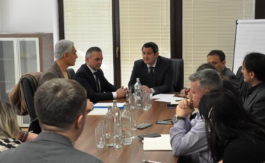 Institucionet përgjegjëse në takim për mbrojtjen e Liqenit të Prespës