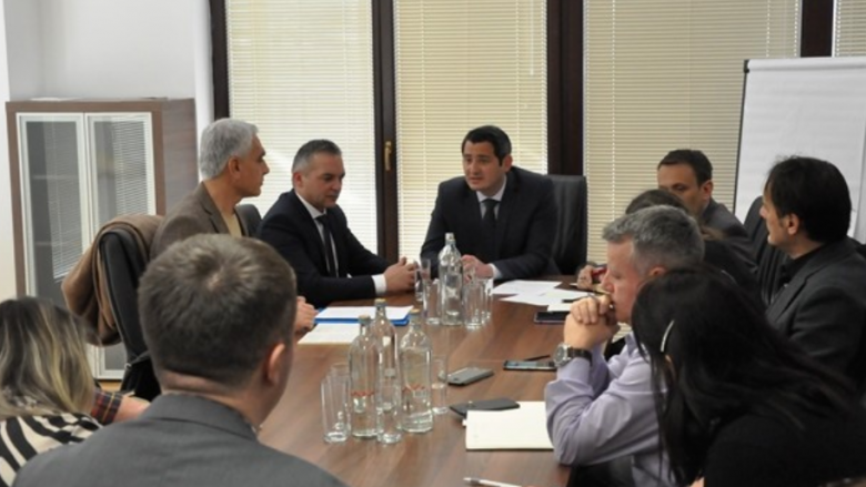 Institucionet përgjegjëse në takim për mbrojtjen e Liqenit të Prespës