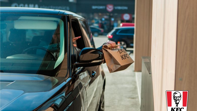 Koloneli s’pushon – KFC sot fillon punën në këto pika të “Drive Thru” dhe “Take Away”