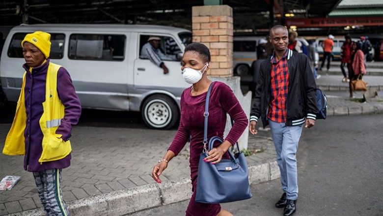 Afrika e Jugut raporton vdekjen e pacientëve të parë nga coronavirusi