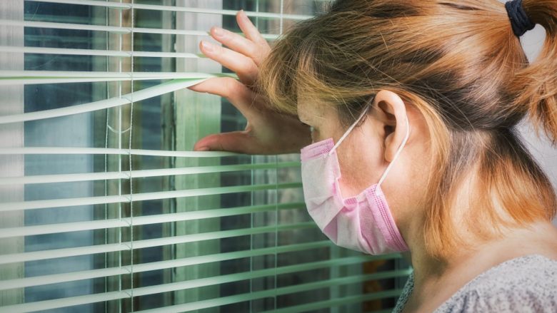 Gjashtë mënyra si të largojmë ankthin për shkak të coronavirusit, ndërsa të gjithë jemi mbyllur në shtëpi