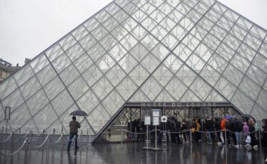 Frika nga virusi, mbyllet Muzeu Louvre në Francë