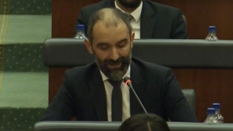 Artan Abrashi: Janë varrosur qytetarë pa asnjë dëshmi se kanë qenë të prekur nga COVID-19