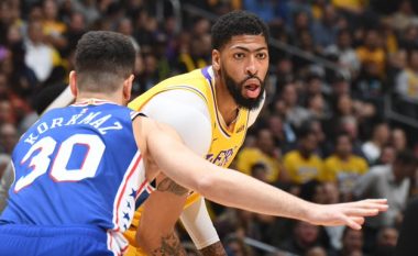 NBA: Lakers fitojnë ndaj 76-ers, Clippers mposhtin Oklahoman