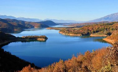 Zvogëlohet niveli i ujit në Liqenin e Dibrës