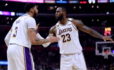 Davis dhe James të pandalshëm për kundërshtarët, Lakers marrin fitore të madhe në derbin e qytetit