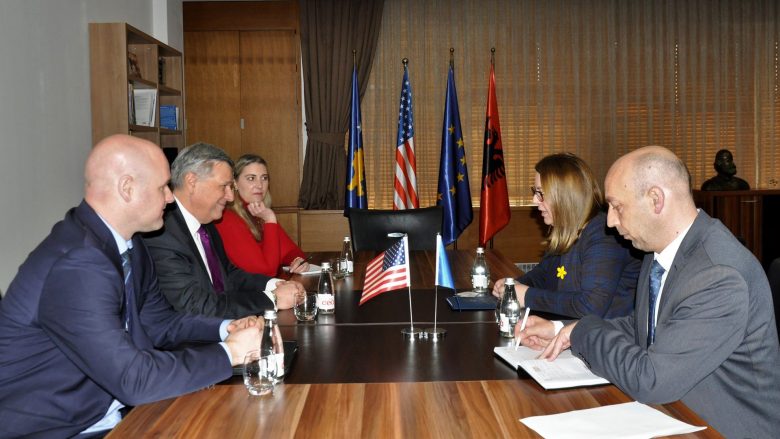 Mbështetja amerikane e rëndësishme për përmirësimin e sistemit arsimor në Kosovë