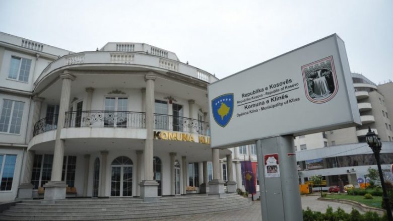 Klina pajtohet me vendimin e Qeverisë që deri me 6 prill të qëndrojë në karantinë