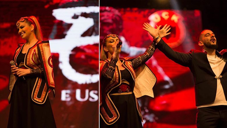 Leonora Jakupi me veshje kombëtare në koncertin e Epopesë së UÇK-së, bën simbolin e shqiponjën me kolegun Gold AG