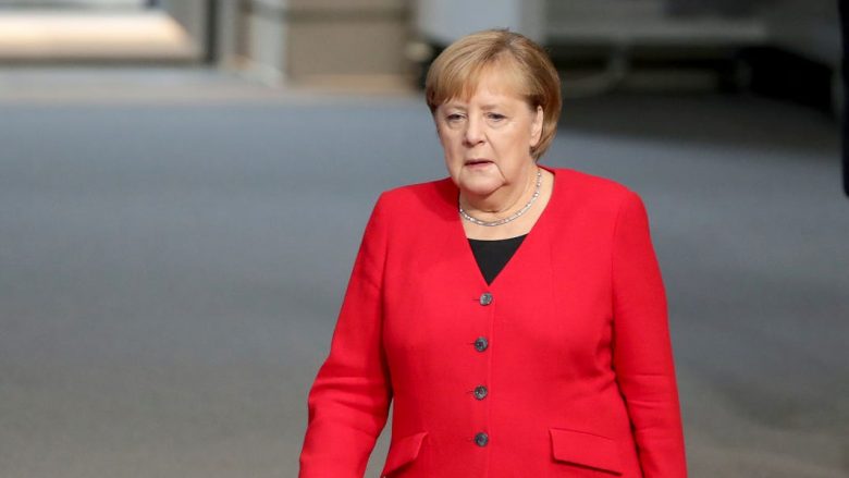 Merkel thotë se “60 deri në 70 për qind në Gjermani mund të infektohen me coronavirus” – sallën e parlamentit e kaplon heshtja