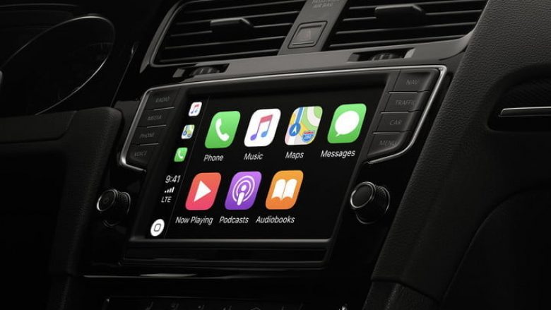 Studim: Apple CarPlay, Android Auto shpërqëndrojnë vozitësit më shumë se alkooli apo kanabisi