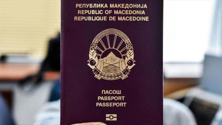 Arrijnë 5000 pasaporta në Maqedoni