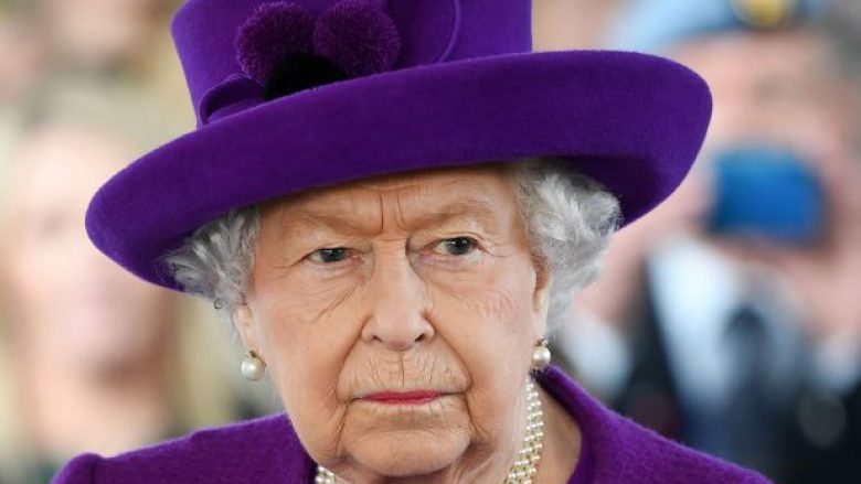 Mbretëresha Elizabetë po shpërngulet në Kështjellën Windsor, ndërsa ka anuluar një numër ngjarjesh për shkak të coronavirusit