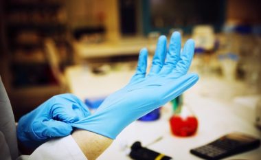 Pse përdorimi i dorashkave mund të rrisë rrezikun e infektimit me coronavirus?