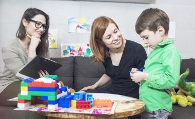 Roli i psikologëve në trajtimin e fëmijëve dhe të rriturve me autizëm