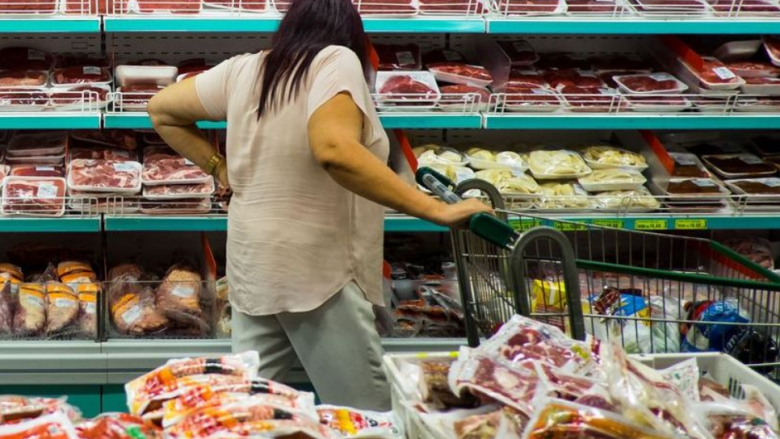 Masat e Qeverisë nuk “shkrijnë” çmimet e larta të ushqimeve në Maqedoni
