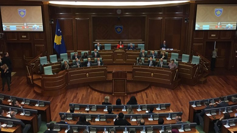 Kuvendi po heton rastin e videoxhirimit nga përkthimi në seancën e 9 marsit