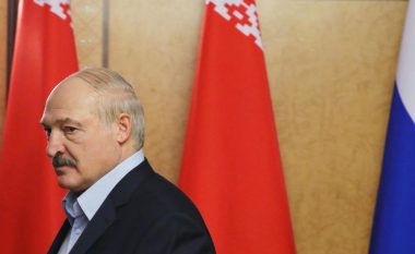 Presidenti i Bjellorusisë porosit qytetarët: Askush nuk do të vdesë nga coronavirusi, nuk kemi nevojë për masa të ashpra mbrojtëse