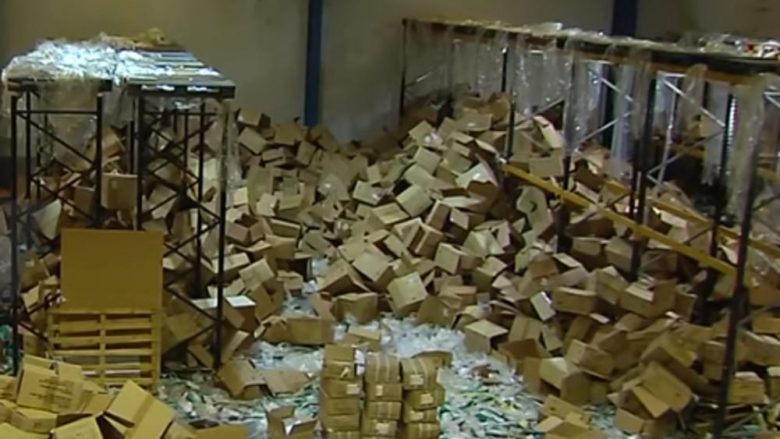 Spanjolli vjedh dy milionë maska, zbrazë depon me materiale sanitare