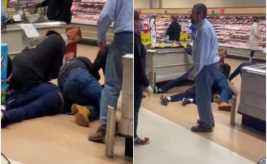 Kollitej dhe pështynte mbi ushqim në market, pendohet keq burri nga Masaçusets – e godasin në kokë dhe e rrëzojnë në dysheme blerësit tjerë