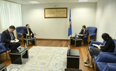 Kurti dhe ambasadori britanik diskutojnë për masat e marra për parandalimin e përhapjes së COVID-19