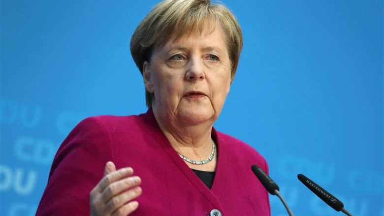 Merkel thotë se ka përparim modest në zgjidhjen e problemit mes Kosovës dhe Serbisë