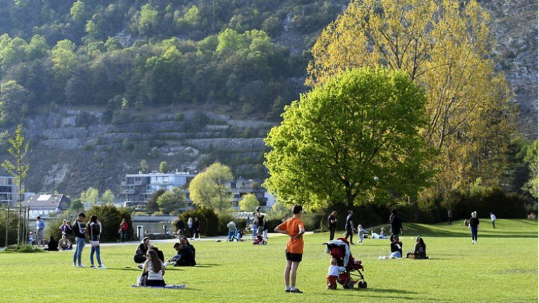Zvicra po planifikon një hapje graduale, së pari me disa biznese pastaj edhe shkollat