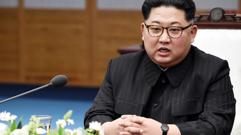 Imazhet satelitore kapin anijet luksoze të Kim Jon-Un, dyshohet se mund të jetë në vilën e tij