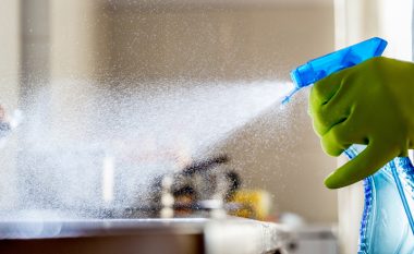 Si ta pastroni tualetin për t’u mbrojtur nga coronavirusi