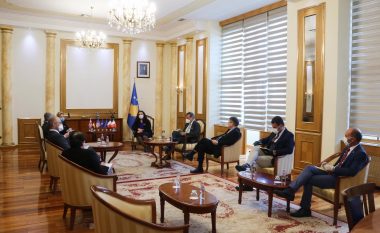 Osmani takon ambasadorët e QUINT-it, i njofton me hapat që do t’i ndërmarr në mbrojtje të integritetit institucional të Kuvendit