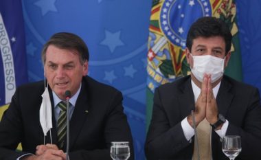 Pas qëndrimeve të kundërta rreth coronavirusit – presidenti brazilian shkarkon ministrin e Shëndetësisë