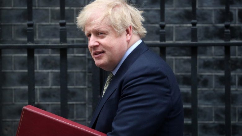 Kryeministri britanik Boris Johnson nuk është me pneumoni
