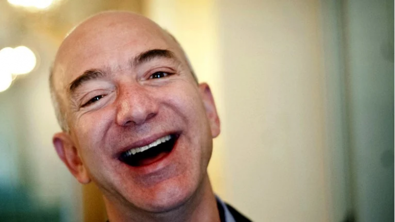Jeff Bezos bën miliarda për një ditë në krizën e coronavirusit
